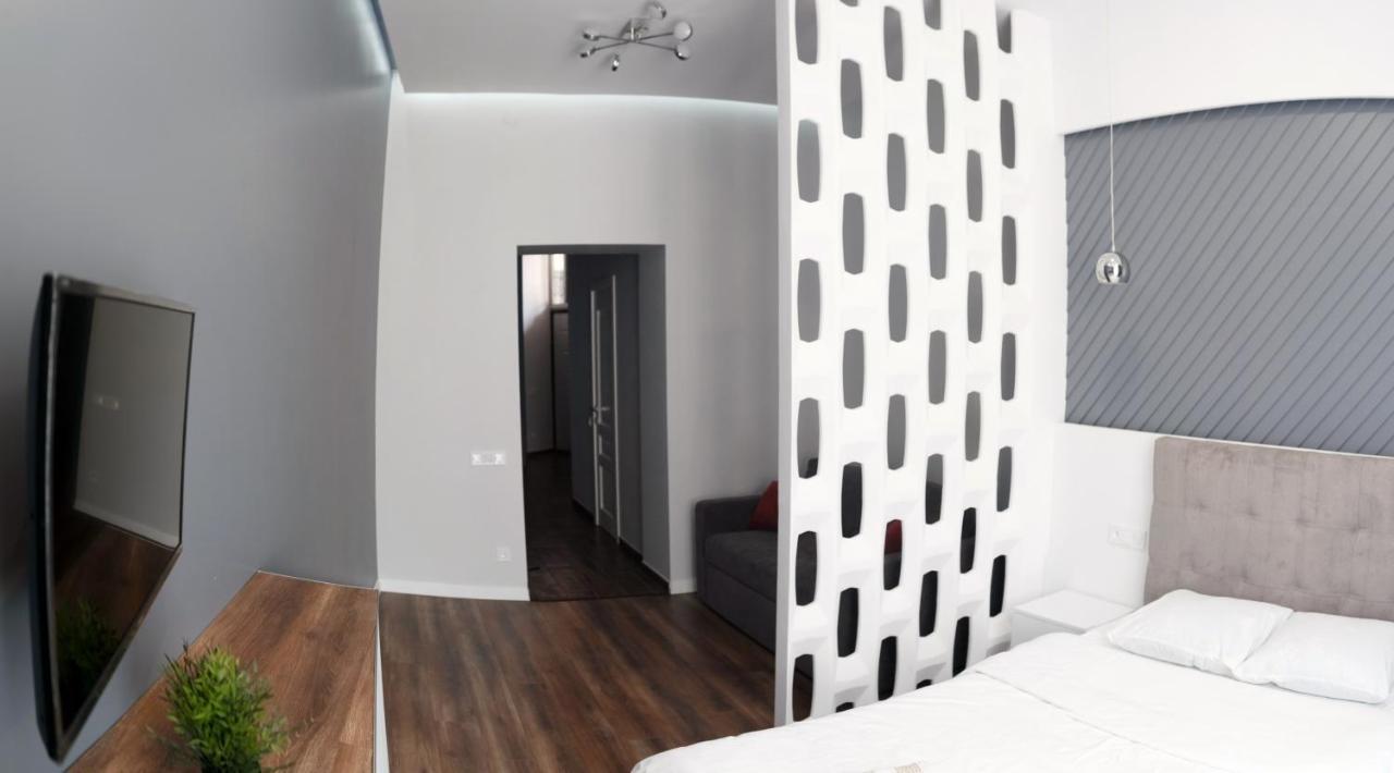 Exciting Apartment Lviv Fireplace Εξωτερικό φωτογραφία